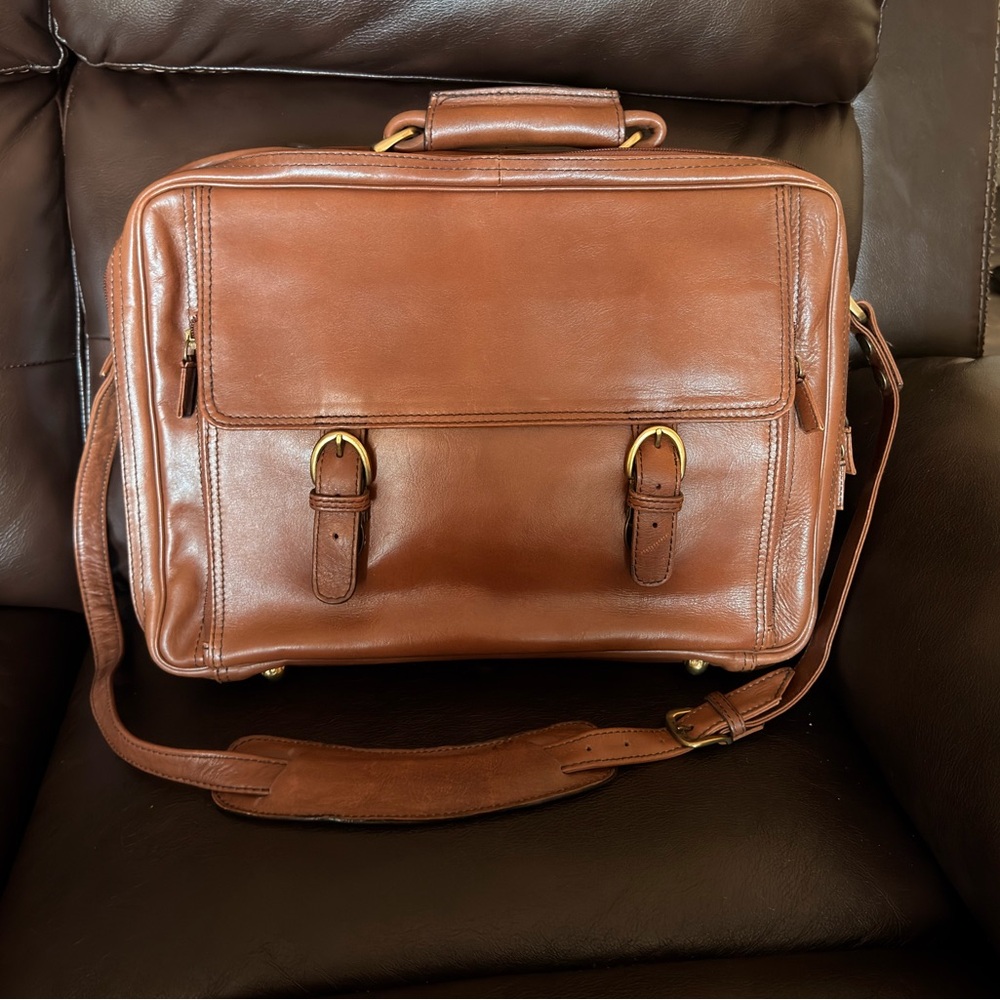 Classic Tan Leather Men's Briefcase with Front Buckle Detail